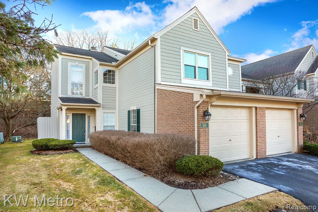 516 NEWBURNE POINTE, Bloomfield Hills, MI 48304 — front exterior