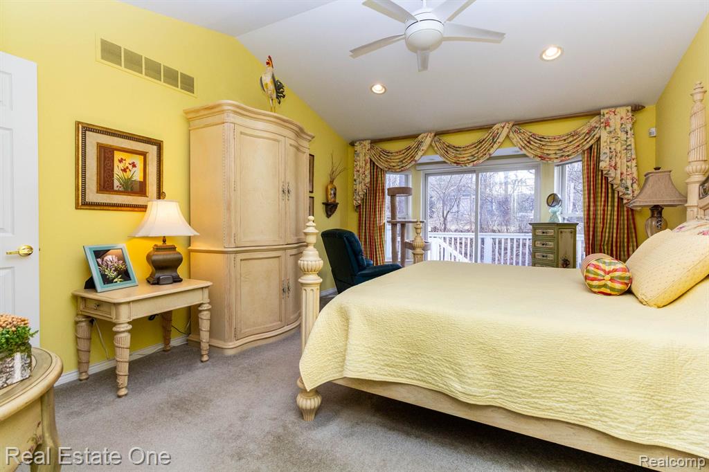 490 FRANKLIN LAKE Circle, Oxford, MI 48371 — Photo 32