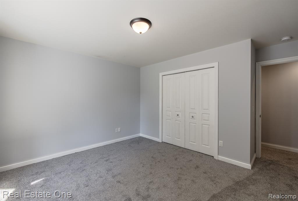 5690 White Lake Road, Clarkston, MI — Photo 27
