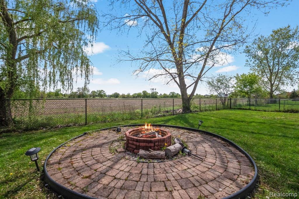 7870 GREENE FARM Drive, Ypsilanti, MI 48197 — Photo 3