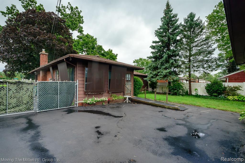 1200 GEORGINA Drive, Ypsilanti, MI 48198 — Photo 26