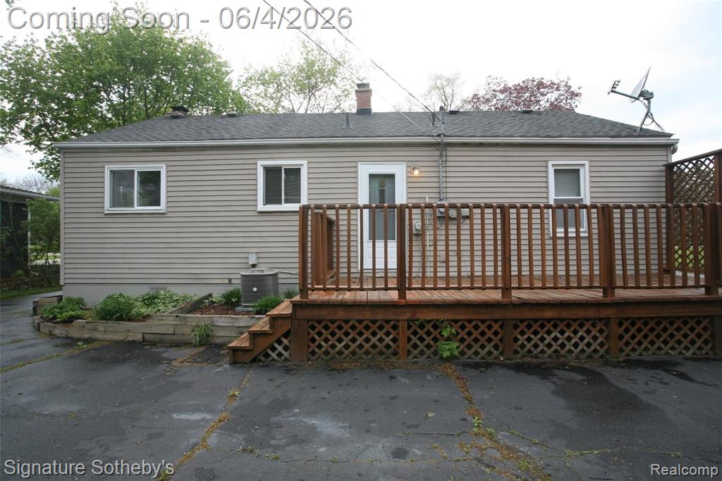 6038 S Main Street, Clarkston, MI — Photo 2