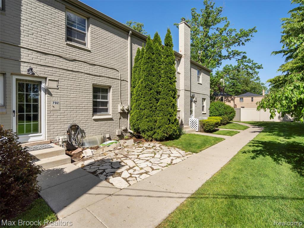 702 Graefield Court, Birmingham, MI 48009 — Photo 25