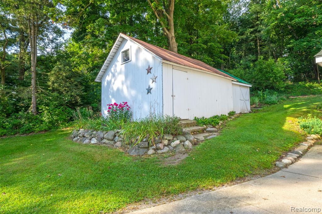 371 N Ortonville Road, Ortonville, MI 48462 — Photo 38
