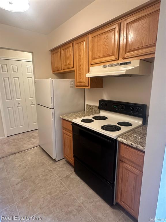 1748 HARRISON Avenue, D-1, Trenton, MI 48183 — Photo 9