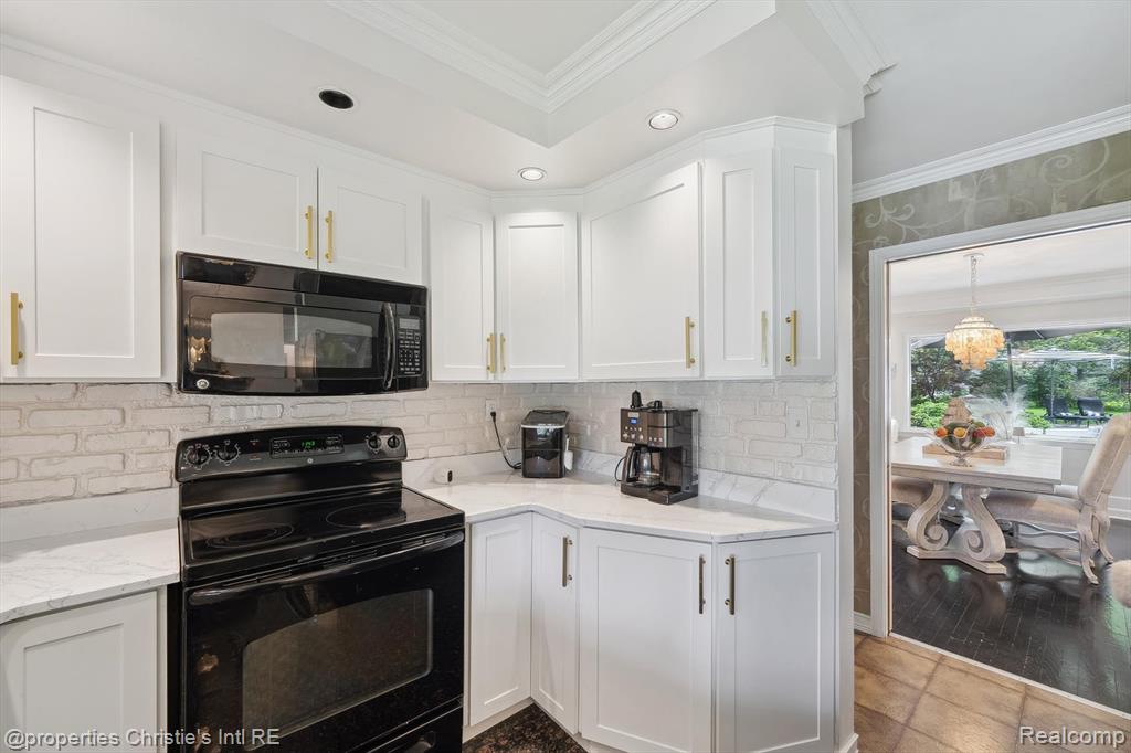 511 S GULLEY Road, Dearborn, MI 48124 — Photo 16