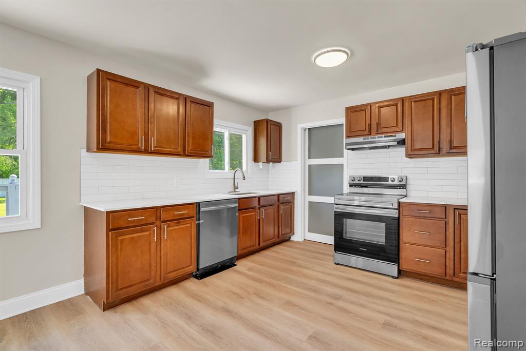 4046 State Road, Fort Gratiot, MI 48059 — Photo 10