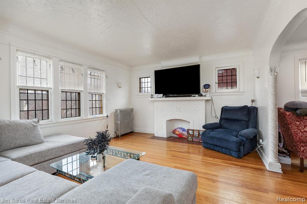 4537 KENSINGTON Avenue, Detroit, MI 48224 — Photo 4