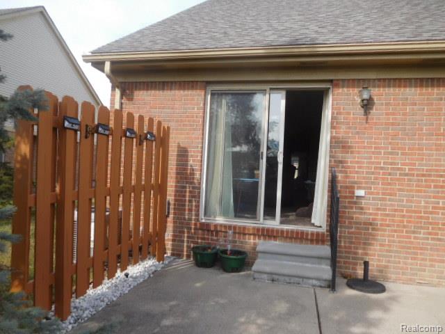 4116 April Lane, 24, Sterling Heights, MI 48310 — Photo 4