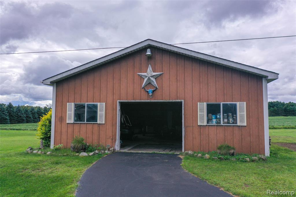 5067 Hemingway Lake Road, Otter Lake, MI 48464 — Photo 30