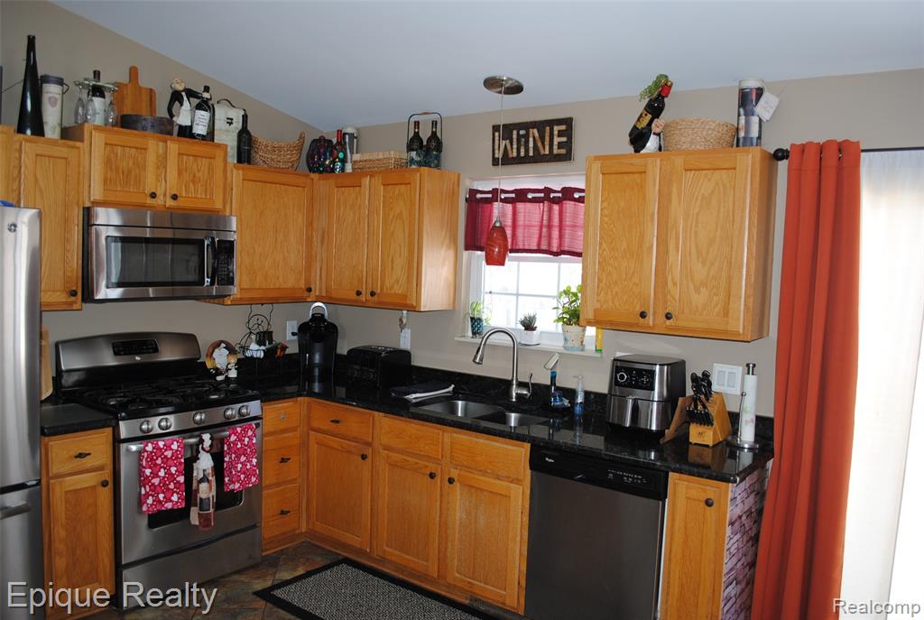 750 Applegate Drive, Marysville, MI 48040 — Photo 6