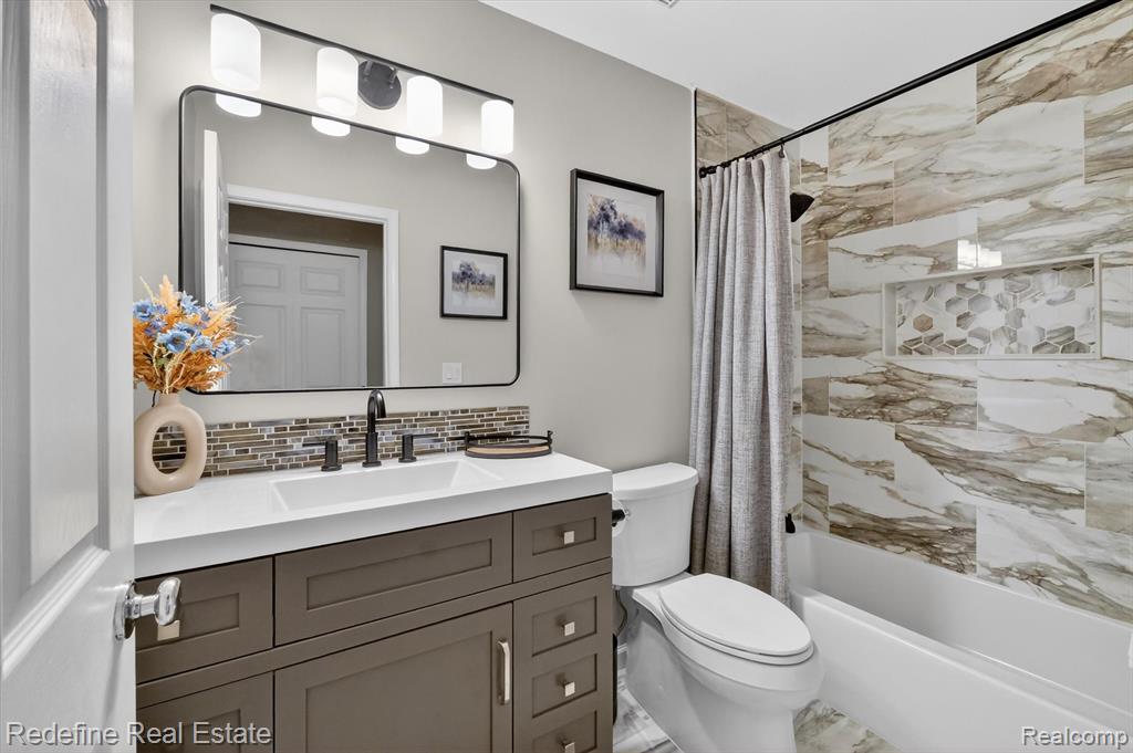 42060 Salem Court, Belleville, MI 48111 — Photo 24