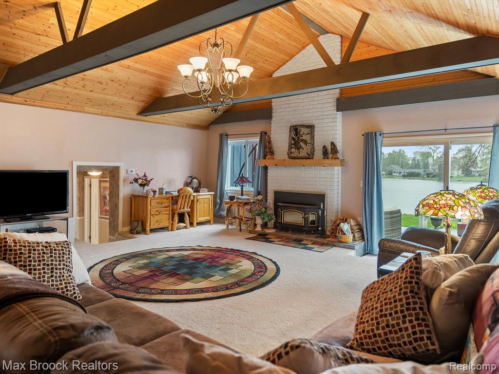9431 MANDON Road, White Lake, MI — Photo 37