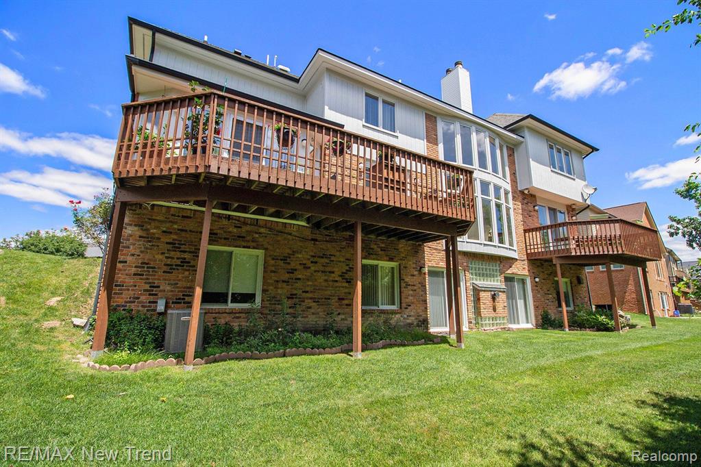 5573 SILVER POND, West Bloomfield, MI — Photo 57