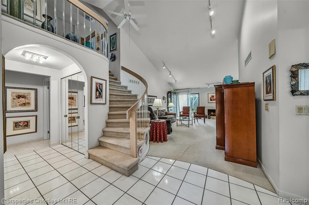 7569 Danbury Circle, West Bloomfield, MI — Photo 20