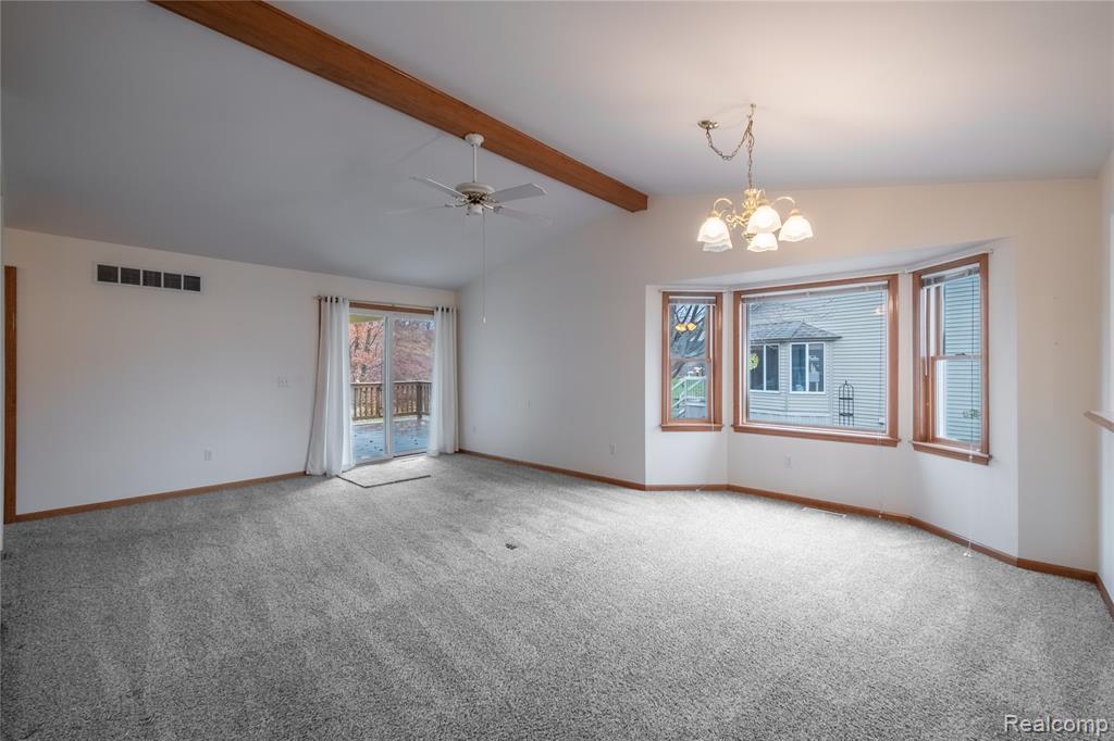 7352 Cross Creek Drive, Swartz Creek, MI 48473 — Photo 4