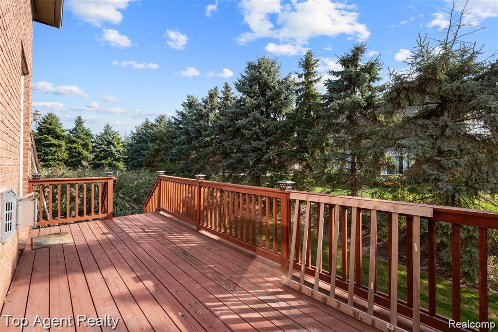 1066 Lorenzo Court, Troy, MI 48085 — Photo 36