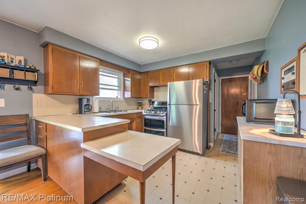 5462 Cook Road, Swartz Creek, MI 48473 — Photo 8