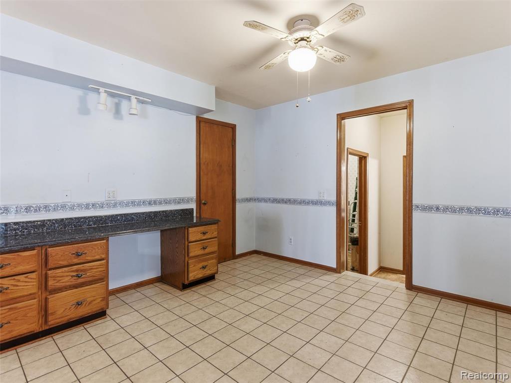 6400 Bridle Lane, Highland, MI 48356 — Photo 9