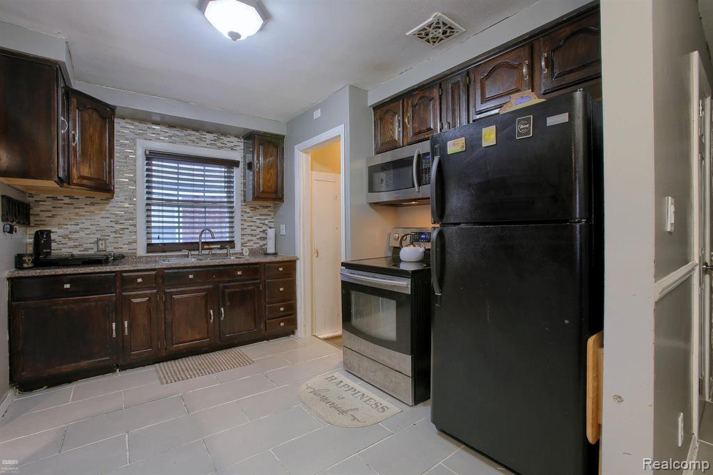 15337 Veronica Avenue, Eastpointe, MI 48021 — Photo 6