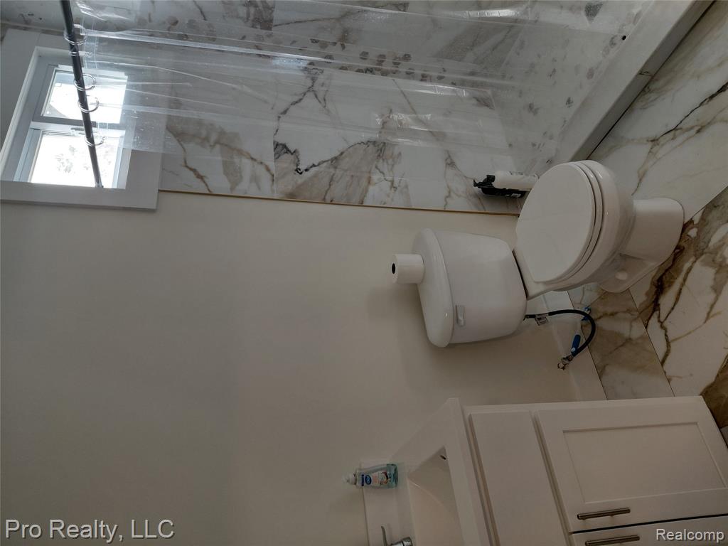 13124 Flanders Street, Detroit, MI 48205 — Photo 5