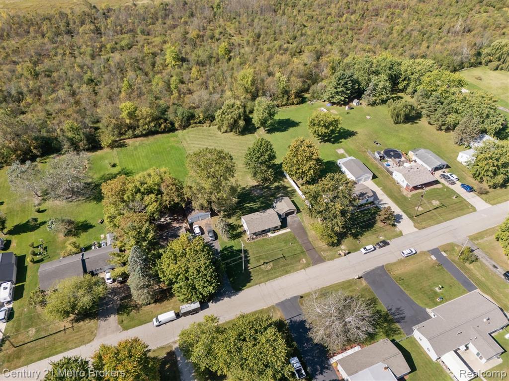 4379 Tillie Drive, Flint, MI 48504 — Photo 32