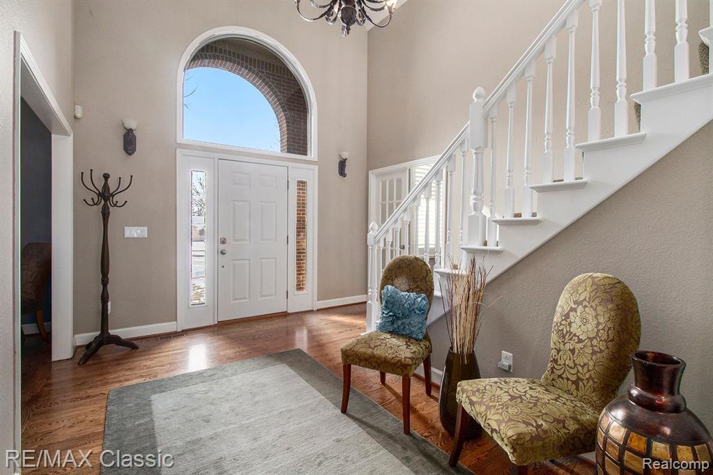 1073 WINDING WAY Court, Milford, MI 48381 — Photo 3