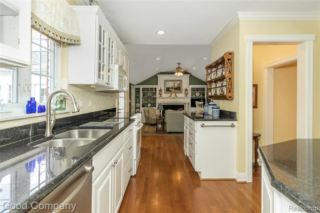 32291 Verona Circle, Beverly Hills, MI 48025 — Photo 12