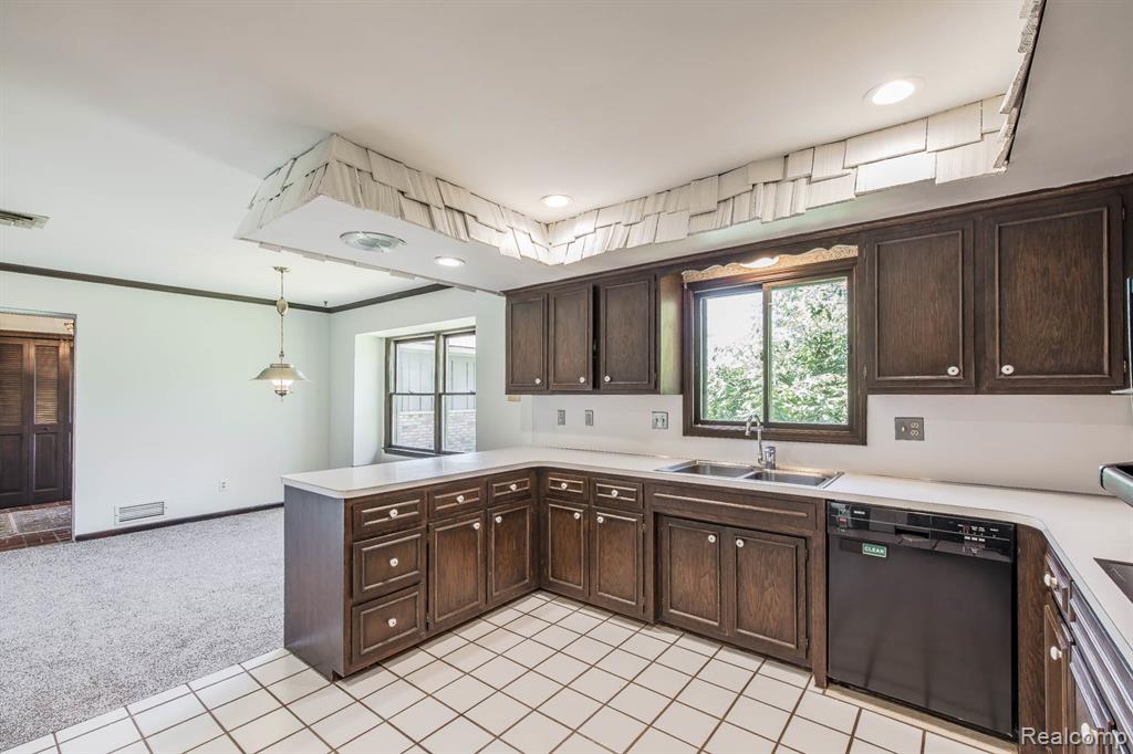 6674 Balmoral Terrace, Clarkston, MI — Photo 12