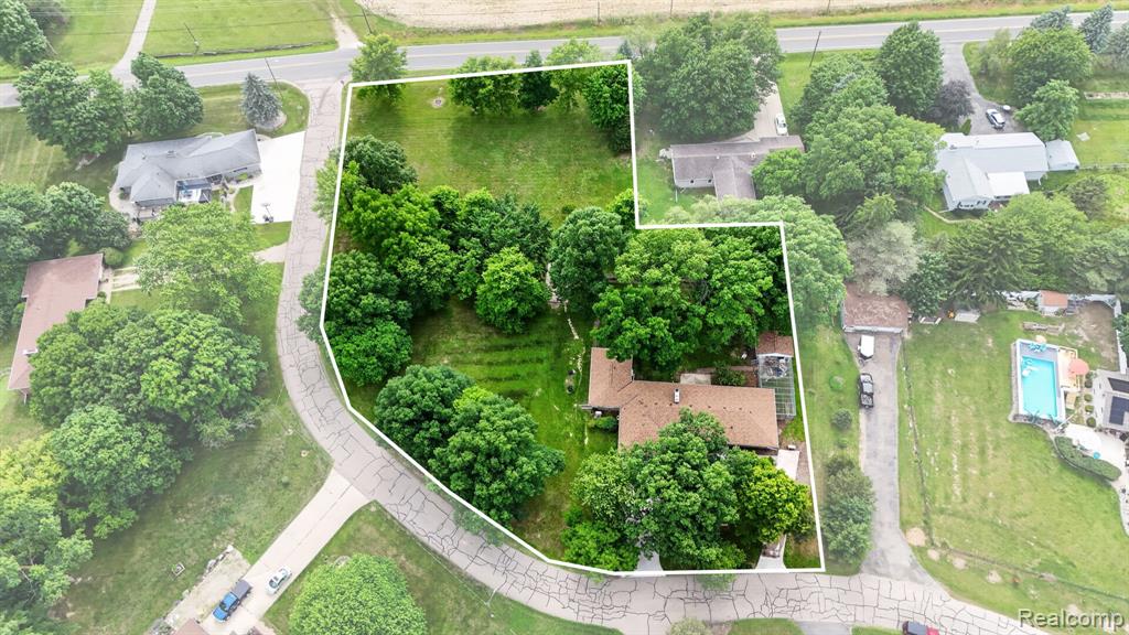 4877 Orchard Lane, Owosso, MI 48867 — Photo 58