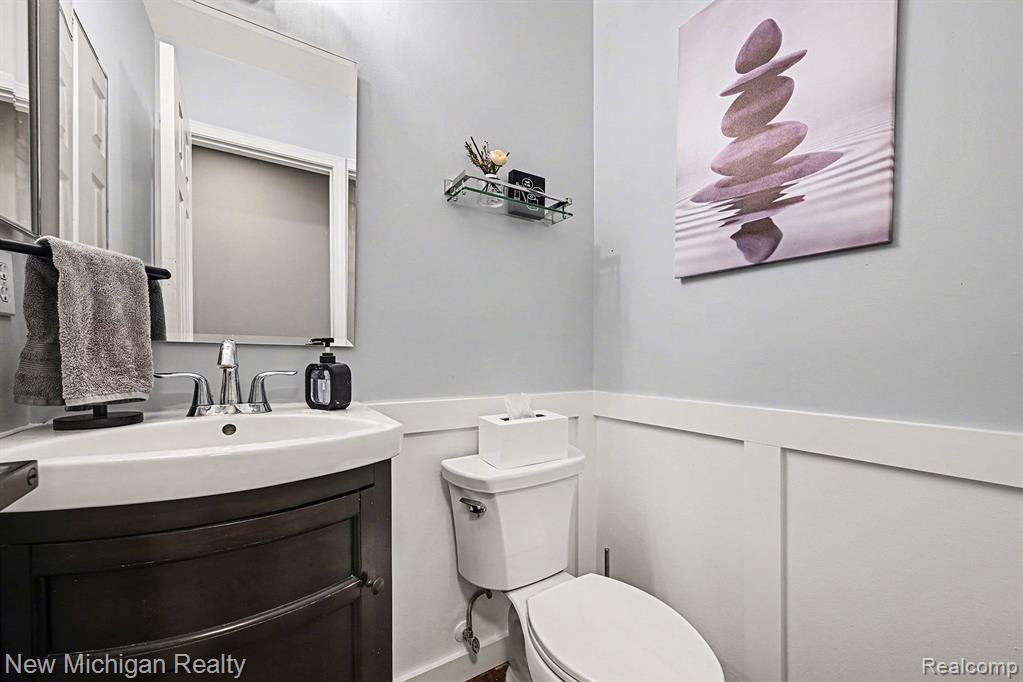6612 Ashley Court, Waterford, MI 48327 — Photo 17