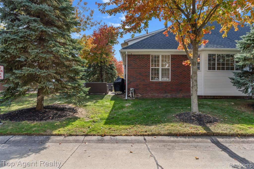44258 Constellation Drive, Sterling Heights, MI 48314 — Photo 25