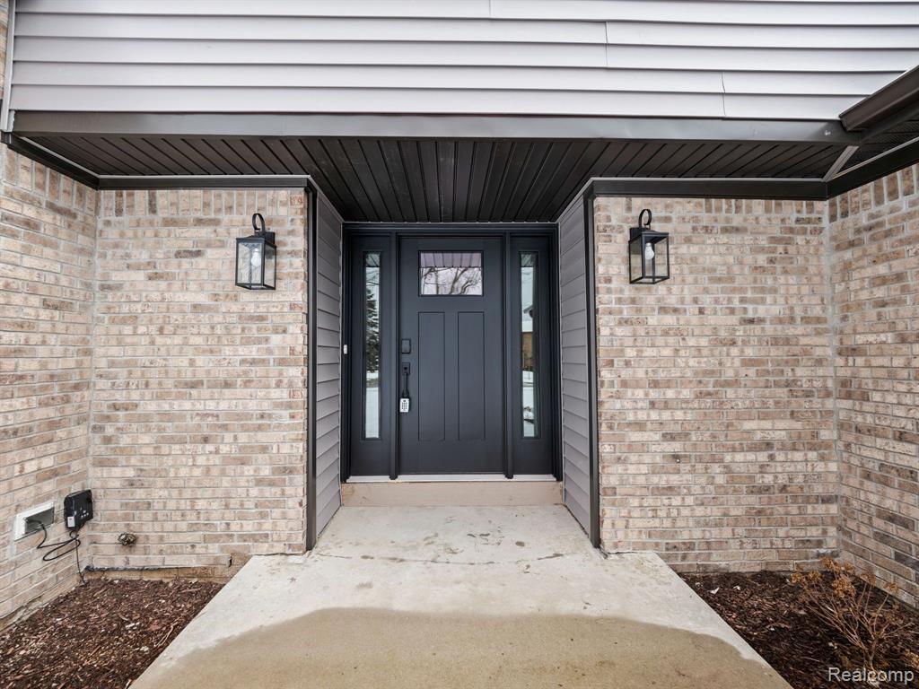 6866 SERENITY Drive, Troy, MI 48098 — Photo 3