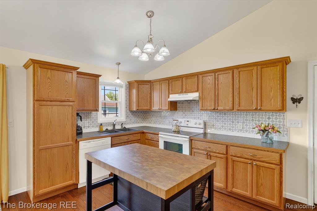 2092 Brier Crest Drive, Davison, MI 48423 — Photo 16