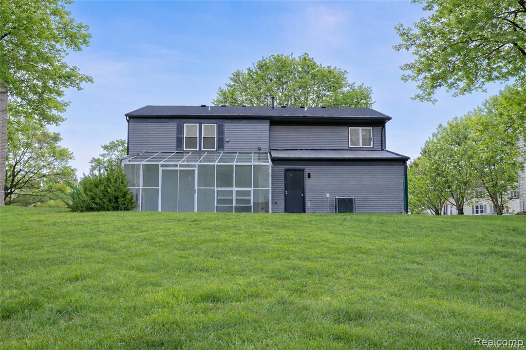 5590 Bayswater Road, West Bloomfield, MI — Photo 3