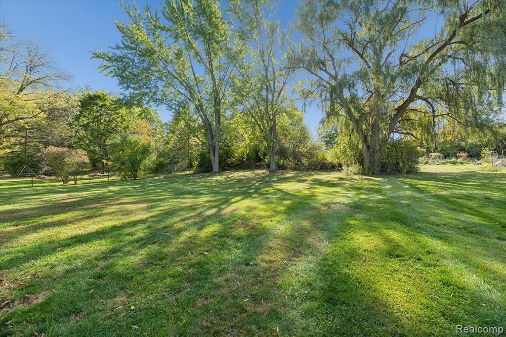 1283 Woodnoll Drive, Flint, MI 48507 — Photo 47