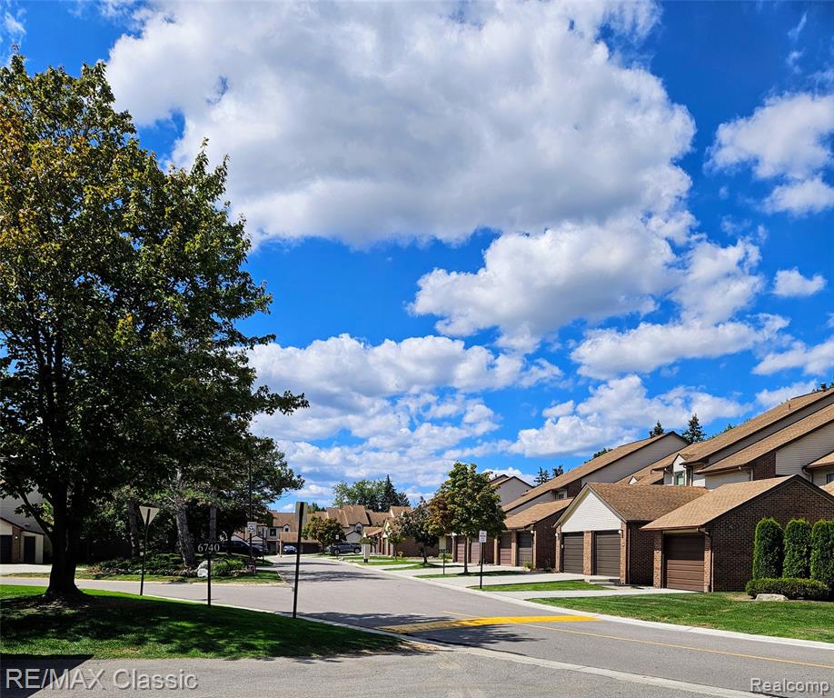 6740 Ridgefield Circle, 103, West Bloomfield, MI — Photo 37