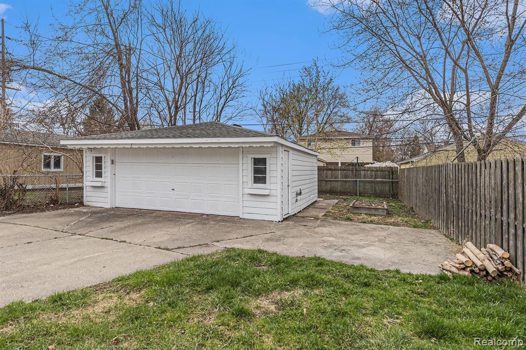 5402 Croissant Street, Dearborn Heights, MI 48125 — Photo 26