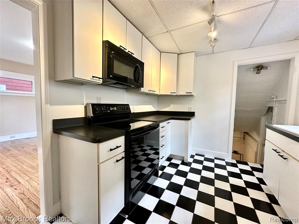 531 Gardenia Avenue, Royal Oak, MI 48067 — Photo 14