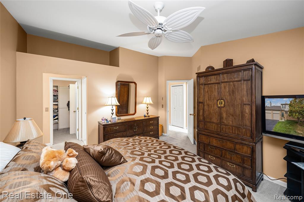 38494 Windsor, 54, Farmington Hills, MI 48331 — Photo 16