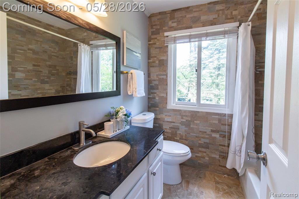 6910 Leytonstone Boulevard, West Bloomfield, MI — Photo 30