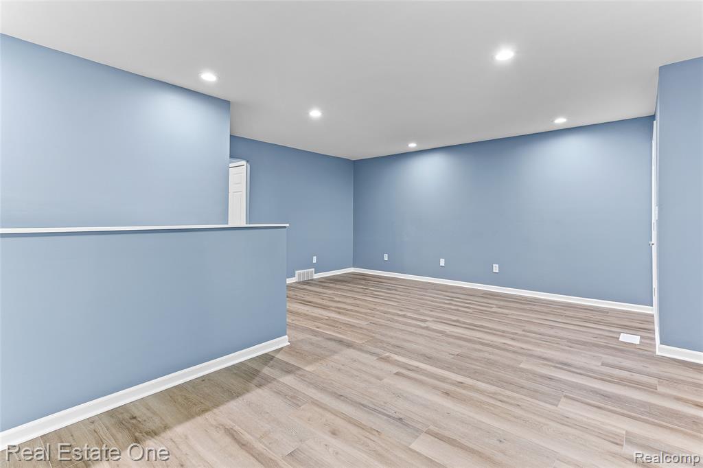2509 Golden Shores Drive, Fenton, MI 48430 — Photo 7