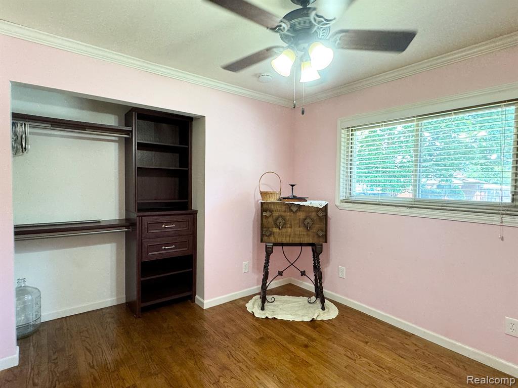 8126 Mills Street, Taylor, MI 48180 — Photo 33
