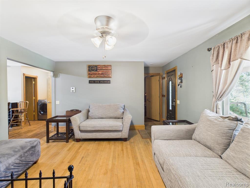 193 MILLER LAKE Road, Columbiaville, MI 48421 — Photo 6