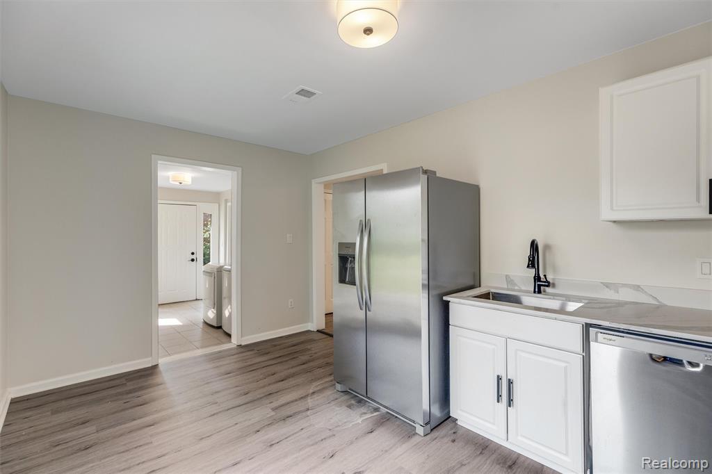5850 Deering Street, Garden City, MI — Photo 12