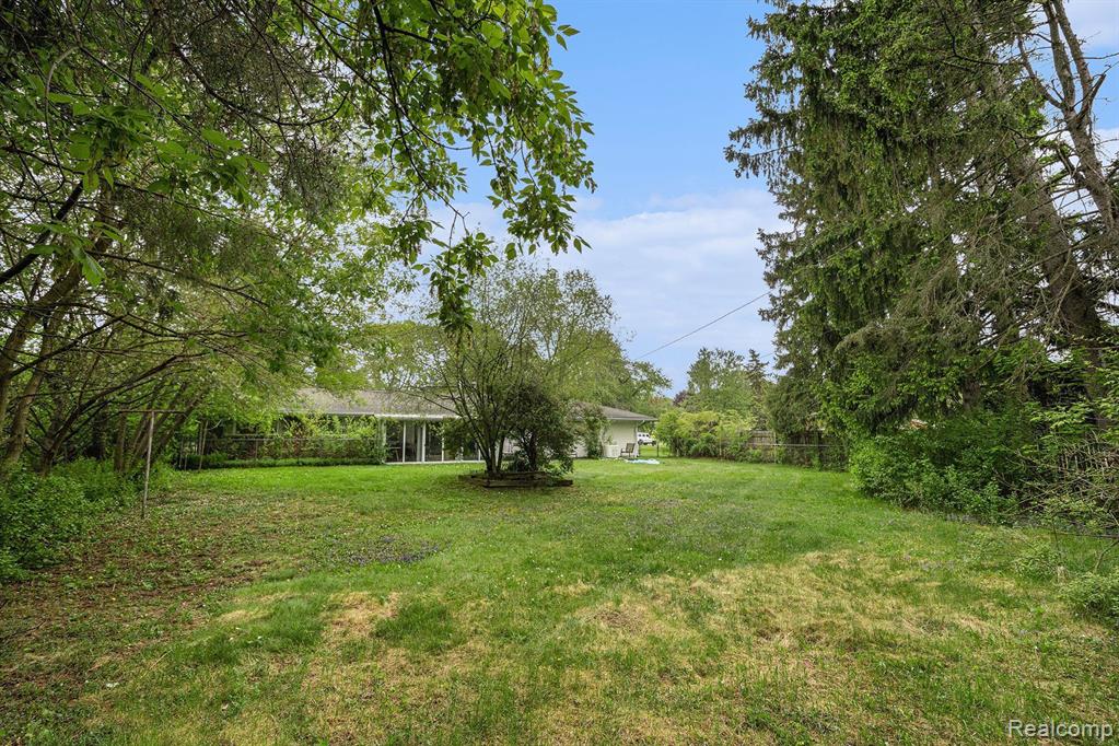 6681 PEAR Lane, Clarkston, MI — Photo 21