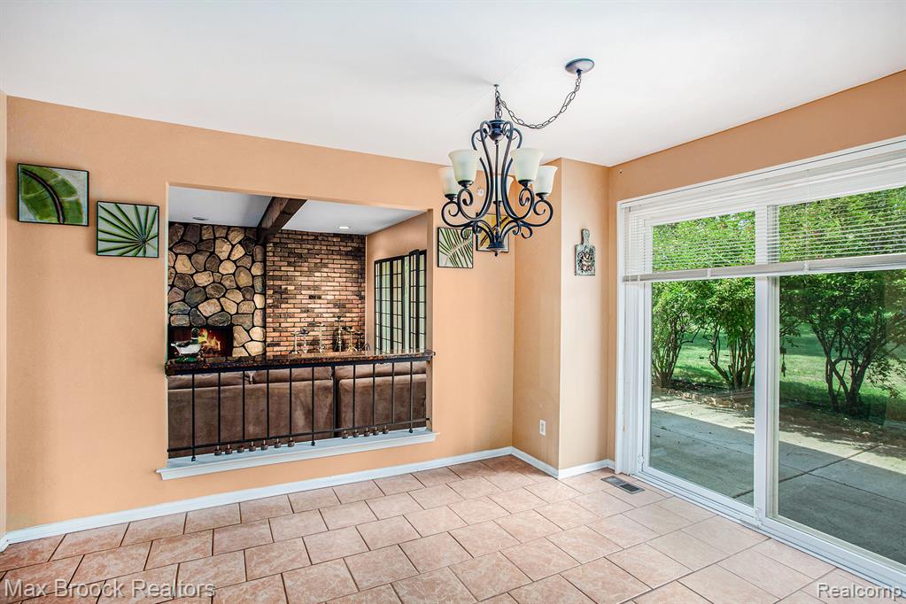 5622 Powder Horn Drive, West Bloomfield, MI — Photo 10
