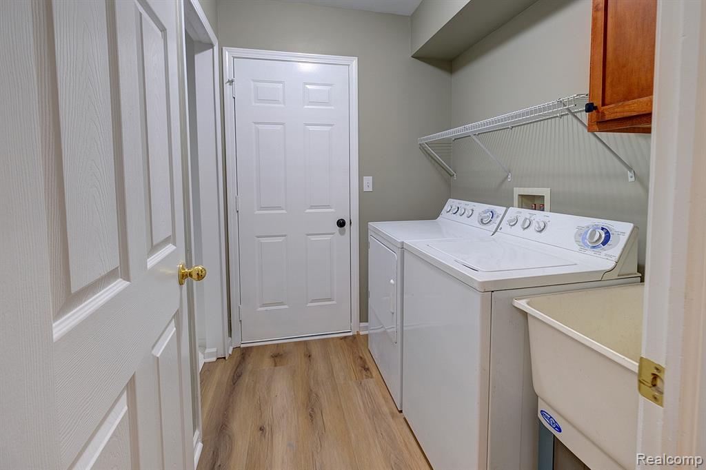 1852 N Kenwyck Drive, Ypsilanti, MI 48198 — Photo 12