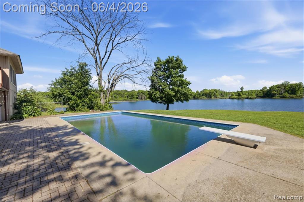 725 Deerpath Court, Ortonville, MI 48462 — Photo 14