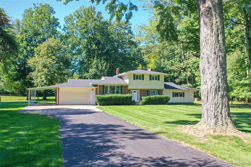 6158 Golfview Drive, Burton, MI 48509 — Photo 3